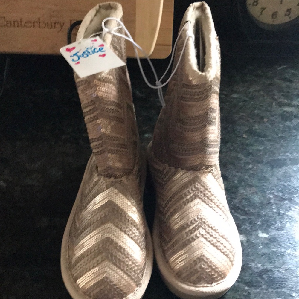 NWT GIRLS JUSTICE BOOTS